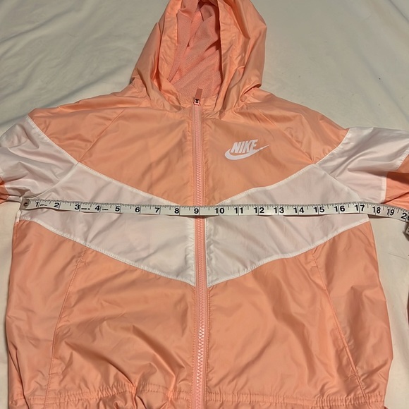 Darling Cropped Nike Windbreaker, size L - Picture 9 of 11